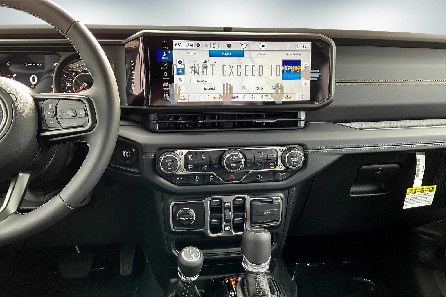 Thumbnail: 2025 Jeep Gladiator - 16