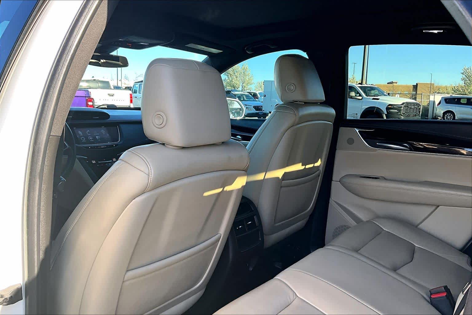 Thumbnail: 2017 Cadillac XT5 - 12