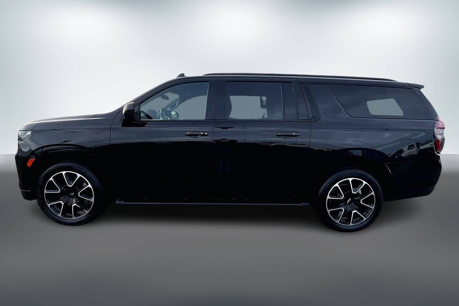 Thumbnail: 2021 Chevrolet Suburban - 3