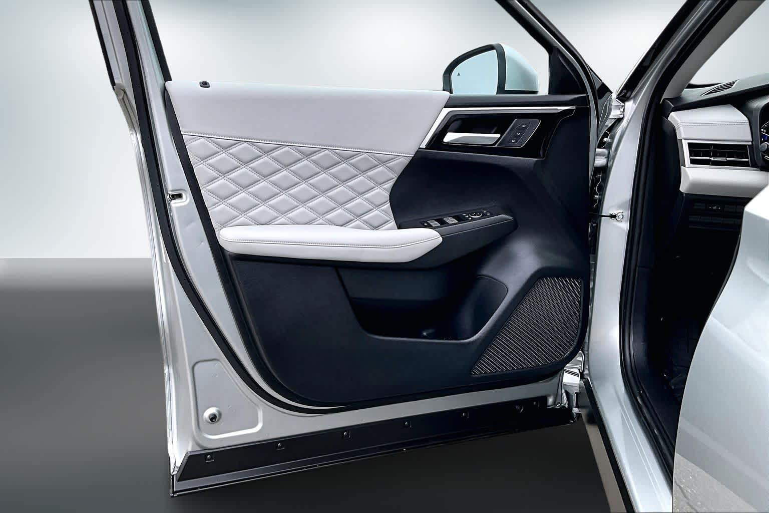 Thumbnail: 2024 Mitsubishi Outlander - 27