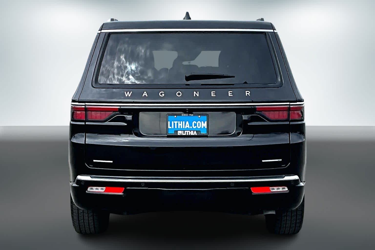 Thumbnail: 2023 Jeep Wagoneer - 4
