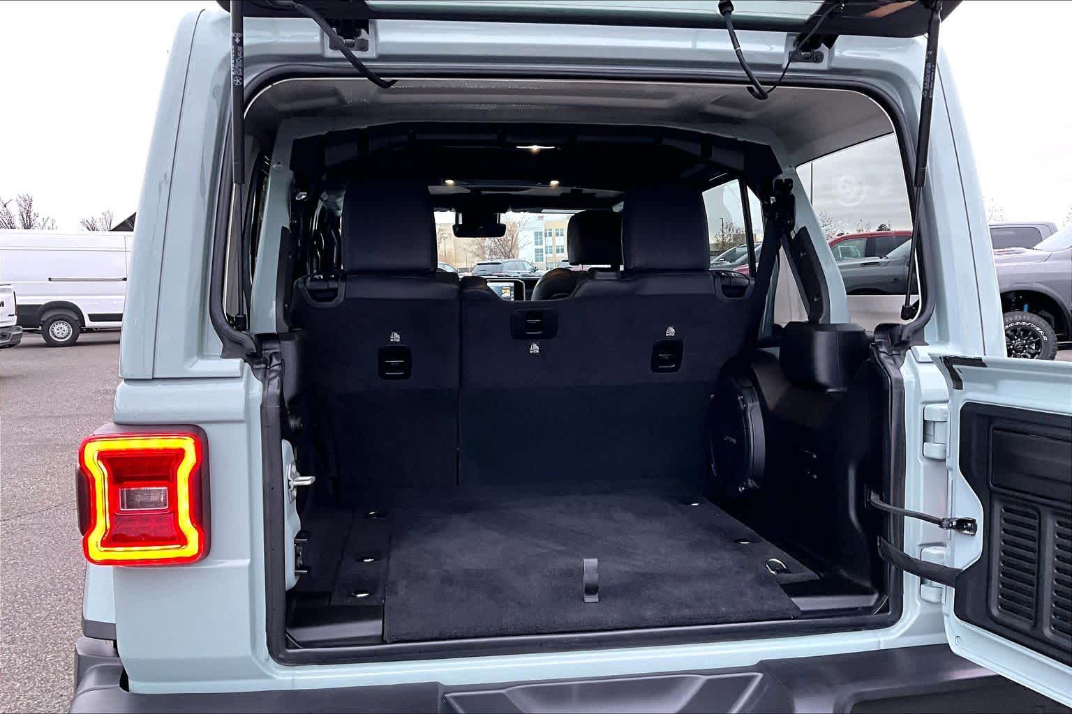 Thumbnail: 2024 Jeep Wrangler - 18