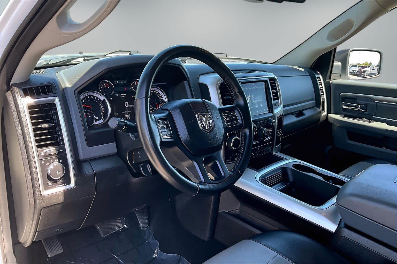 Thumbnail: 2019 RAM 1500 Classic - 2