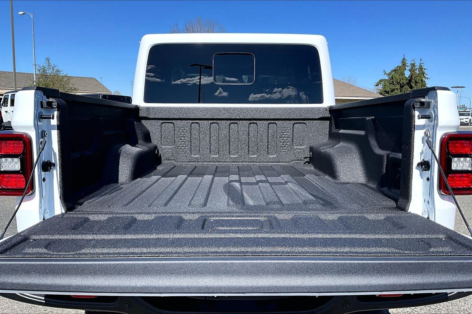 Thumbnail: 2026 Jeep Gladiator - 19