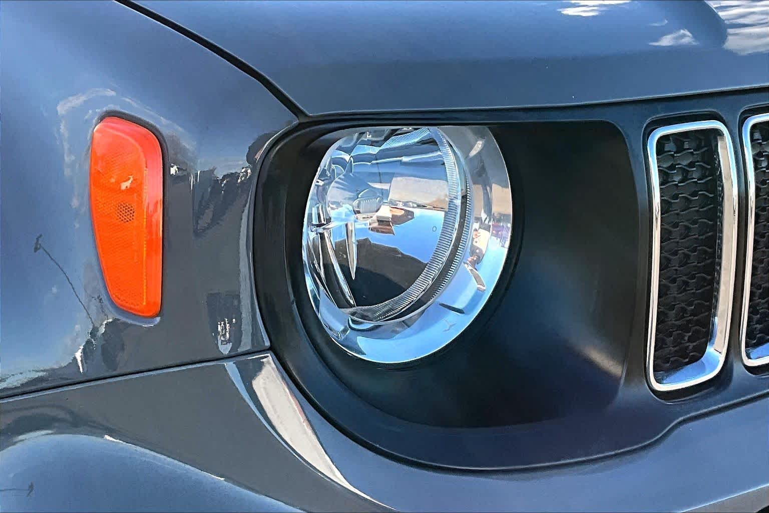 Thumbnail: 2021 Jeep Renegade - 31