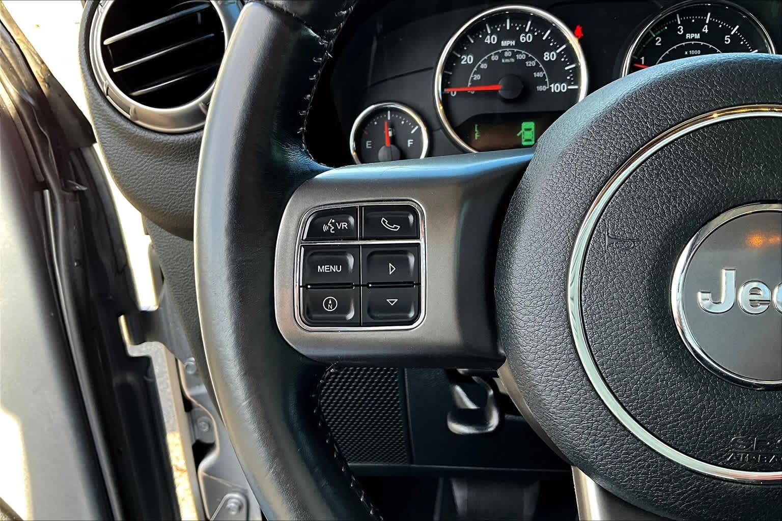 Thumbnail: 2018 Jeep Wrangler - 23