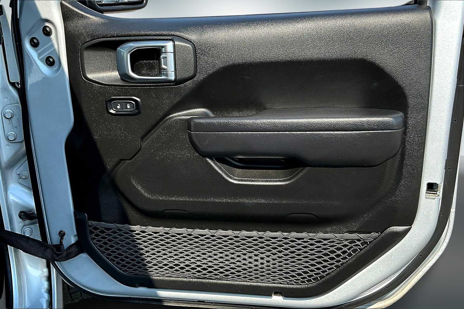 Thumbnail: 2023 Jeep Wrangler - 28