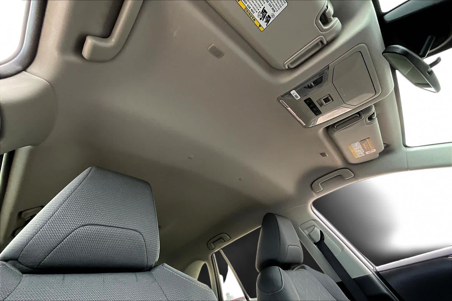 Thumbnail: 2024 Toyota RAV4 - 31