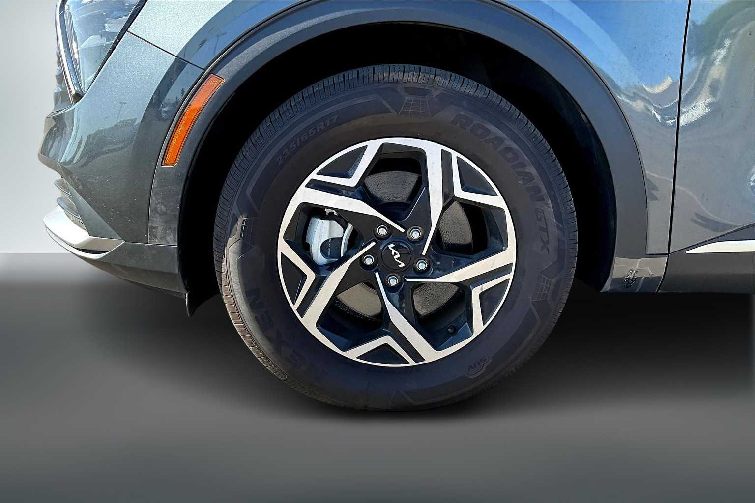Thumbnail: 2023 Kia Sportage - 6