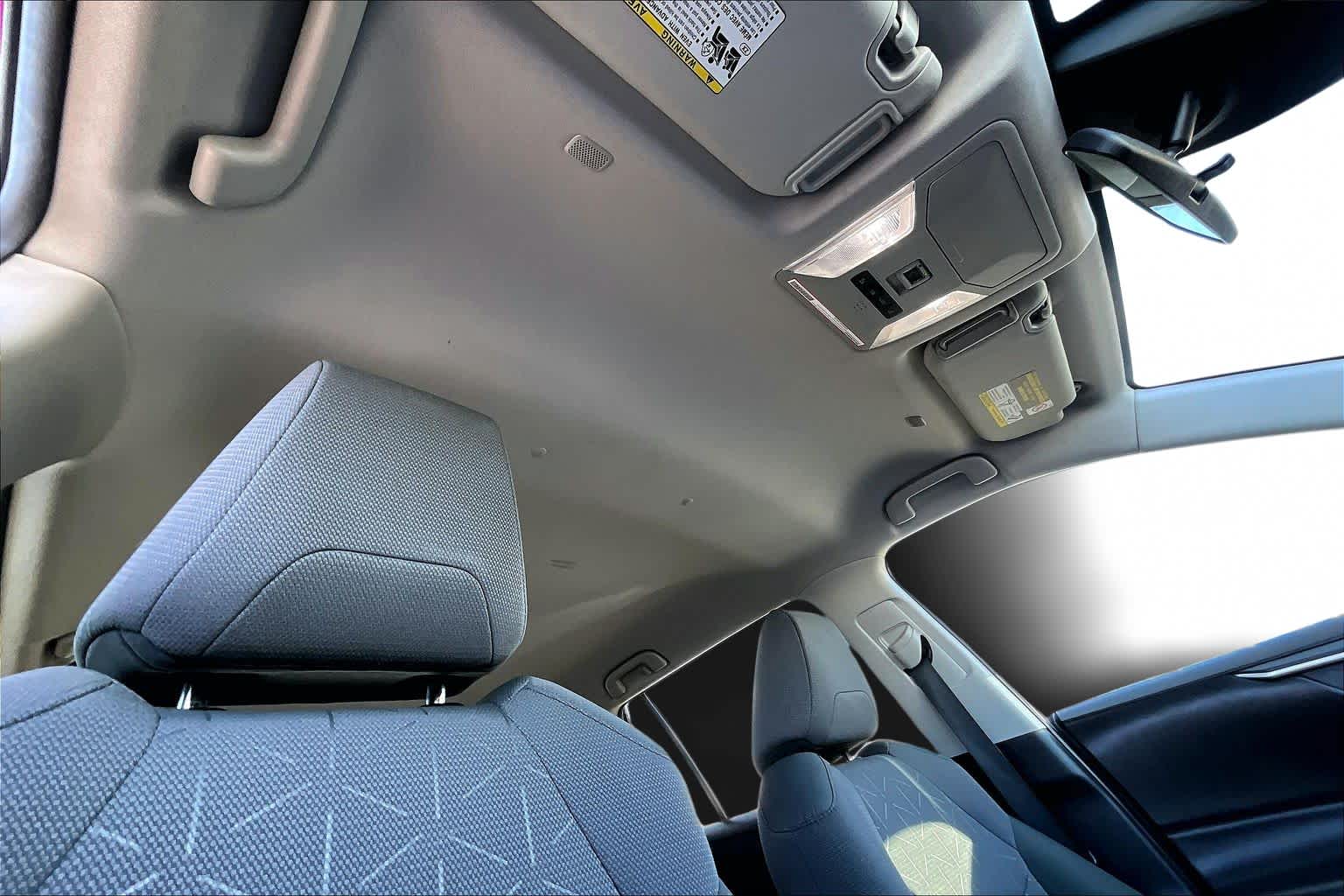 Thumbnail: 2023 Toyota RAV4 - 31