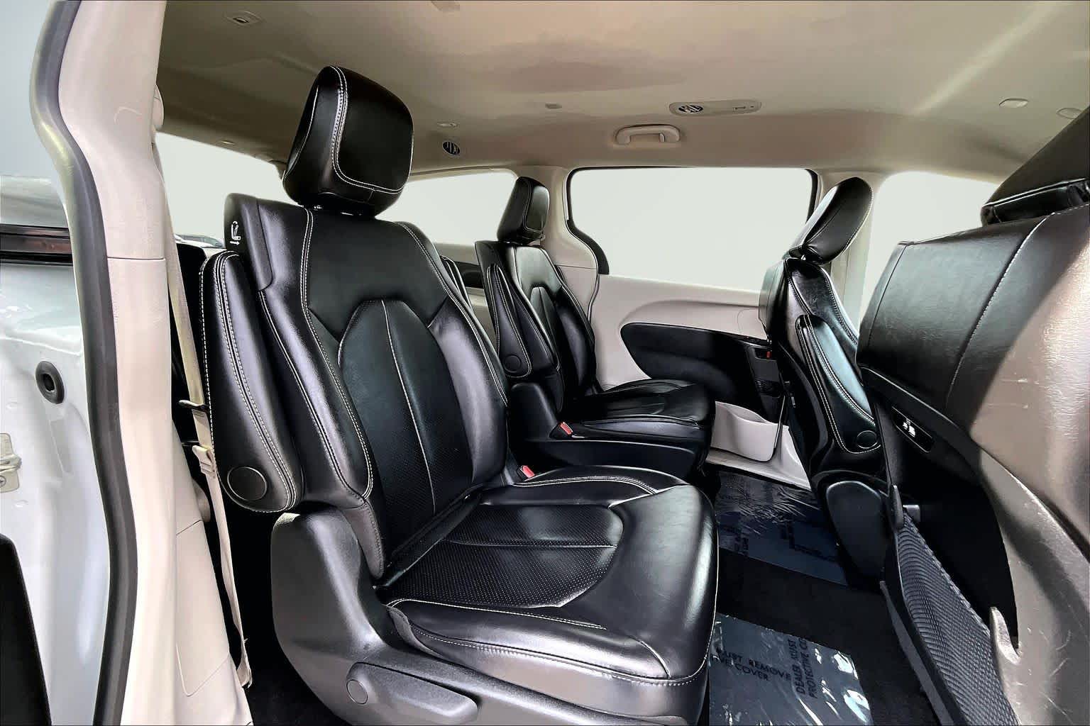 Thumbnail: 2024 Chrysler Pacifica - 30