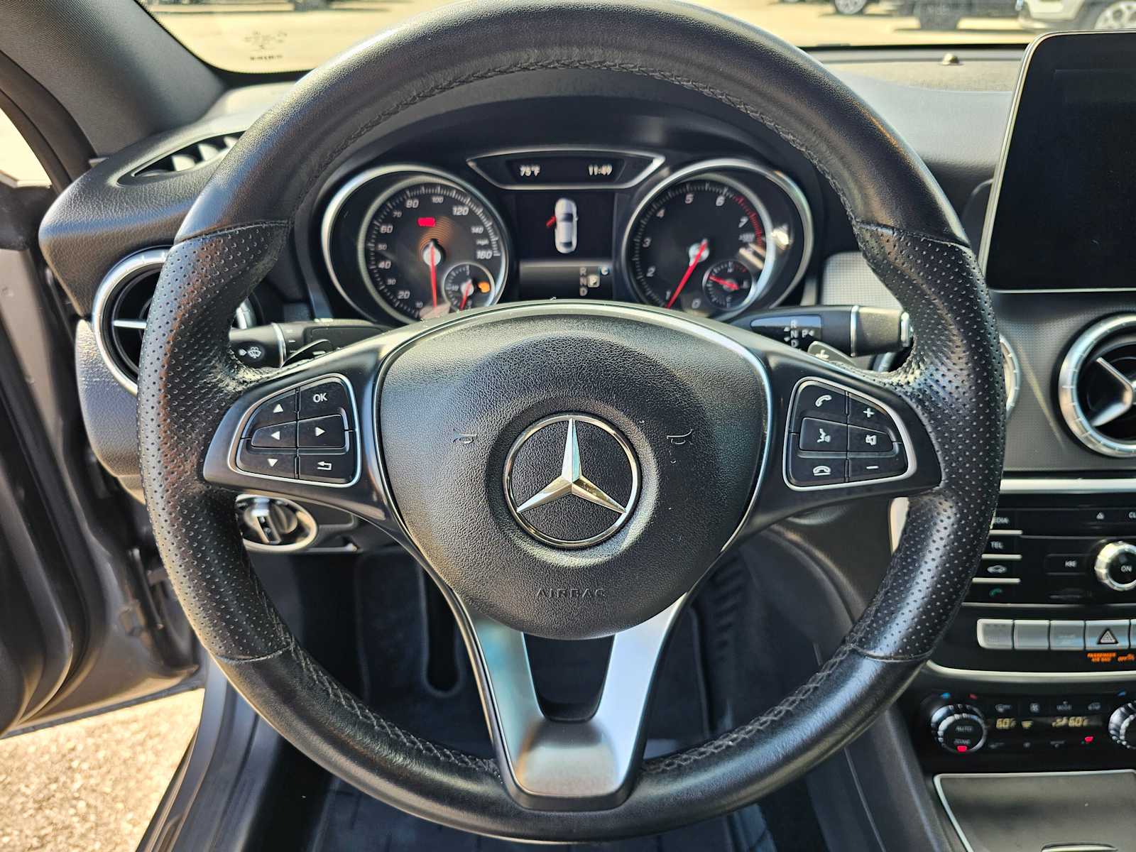 Thumbnail: 2019 Mercedes-Benz CLA - 17