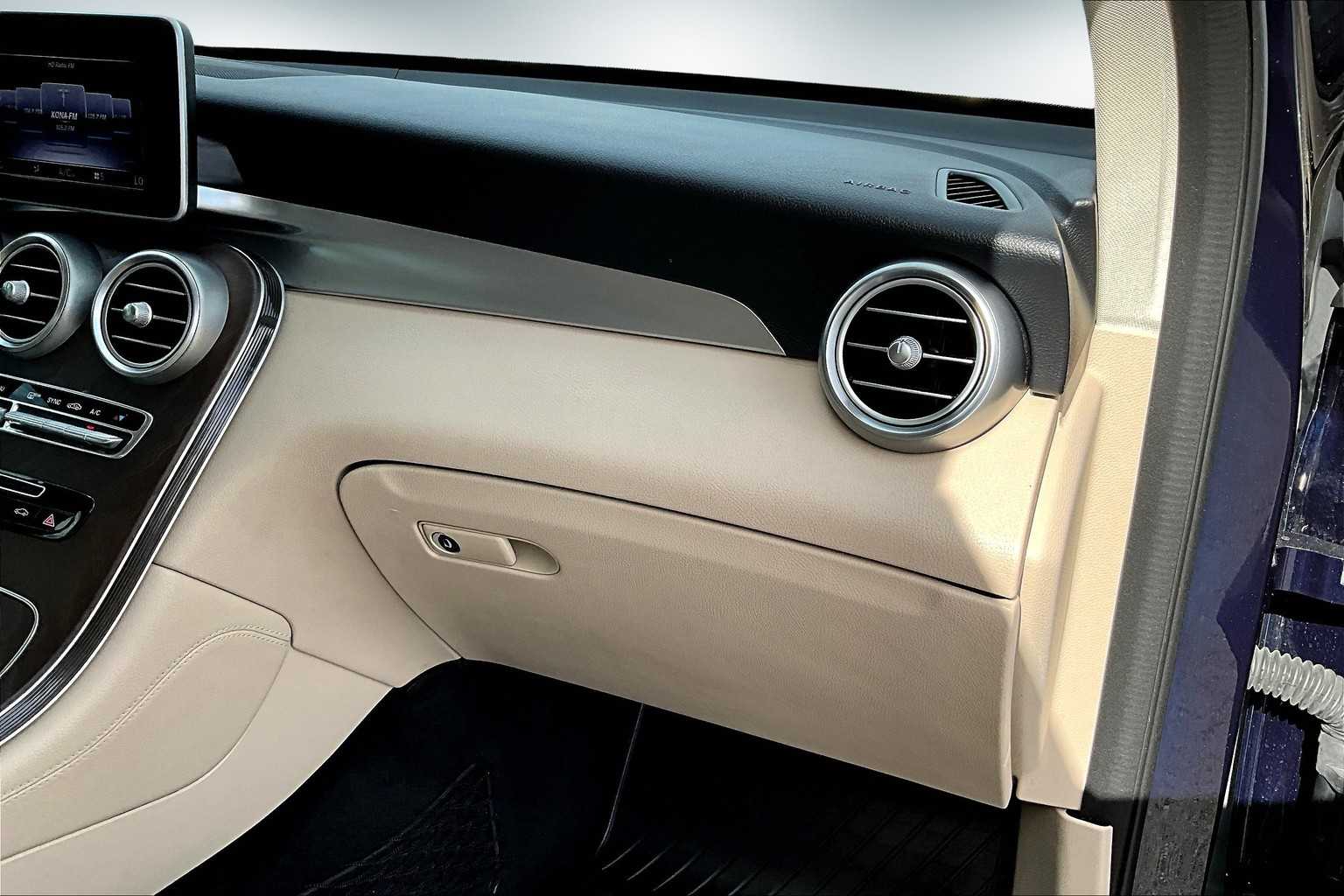 Thumbnail: 2019 Mercedes-Benz GLC - 23