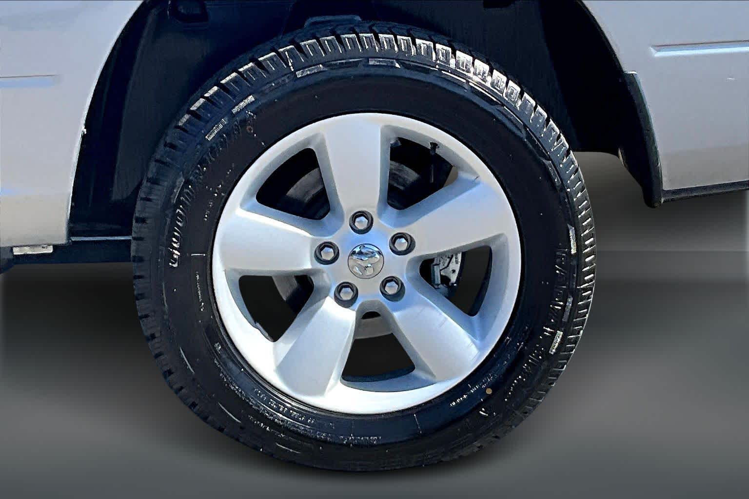 Thumbnail: 2023 RAM 1500 - 32