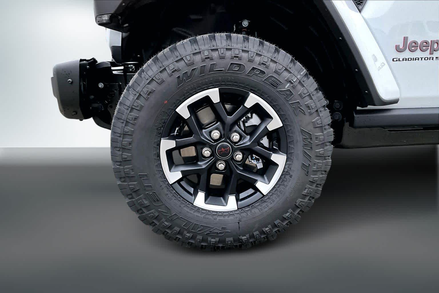 Thumbnail: 2026 Jeep Gladiator - 8