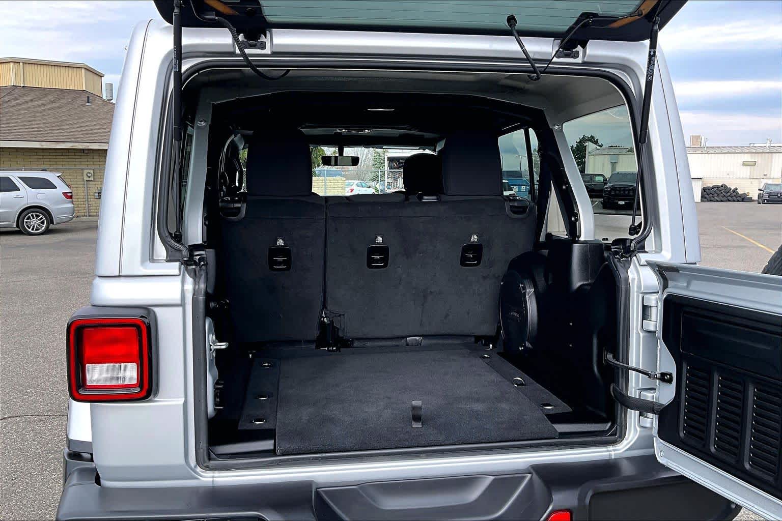 Thumbnail: 2023 Jeep Wrangler - 18