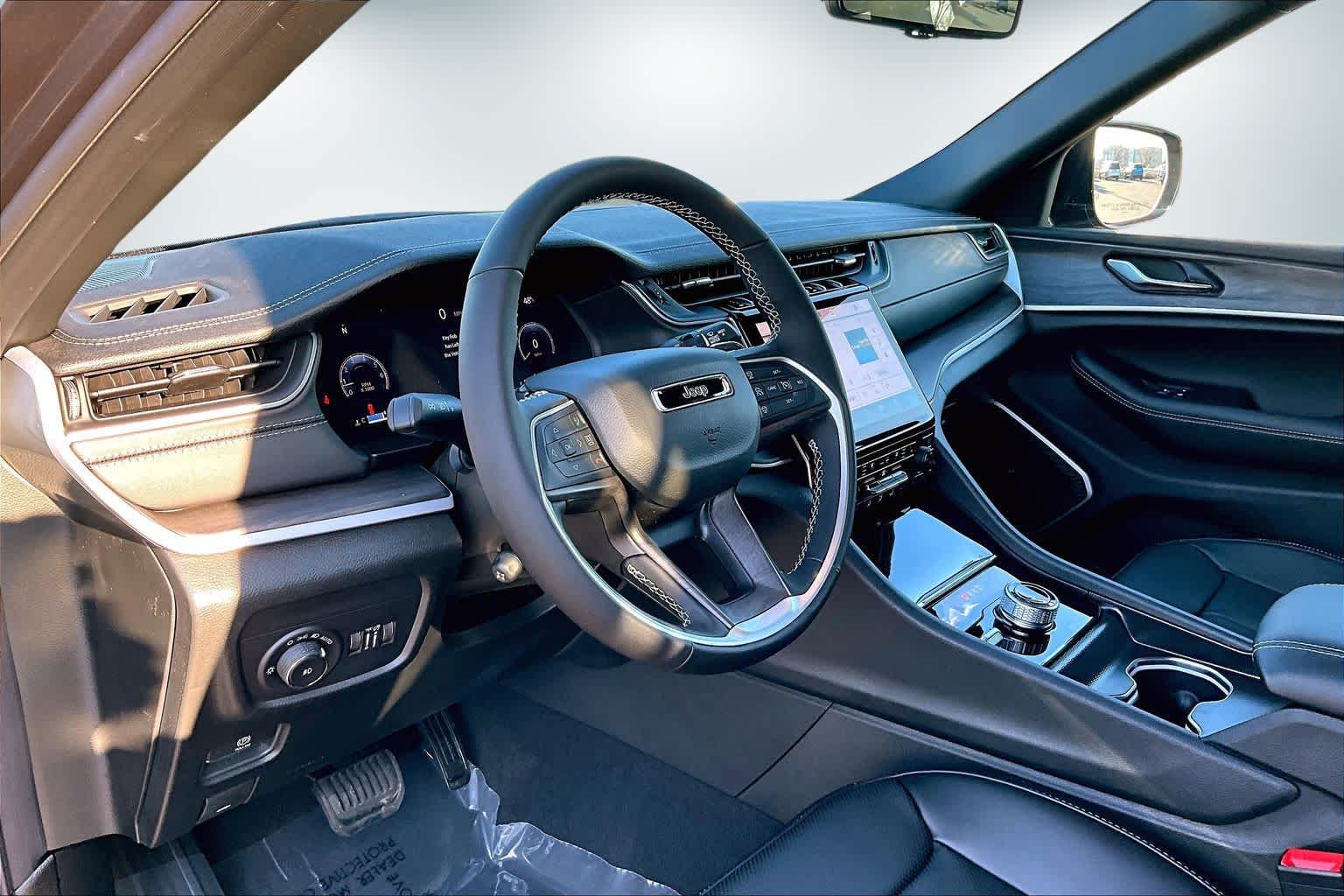 Thumbnail: 2025 Jeep Grand Cherokee - 2