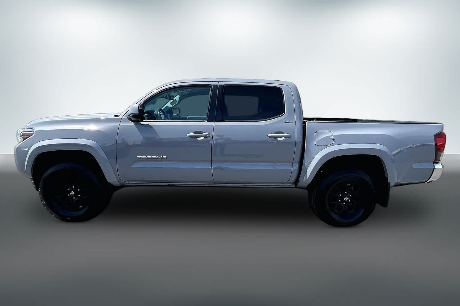 Thumbnail: 2020 Toyota Tacoma - 3