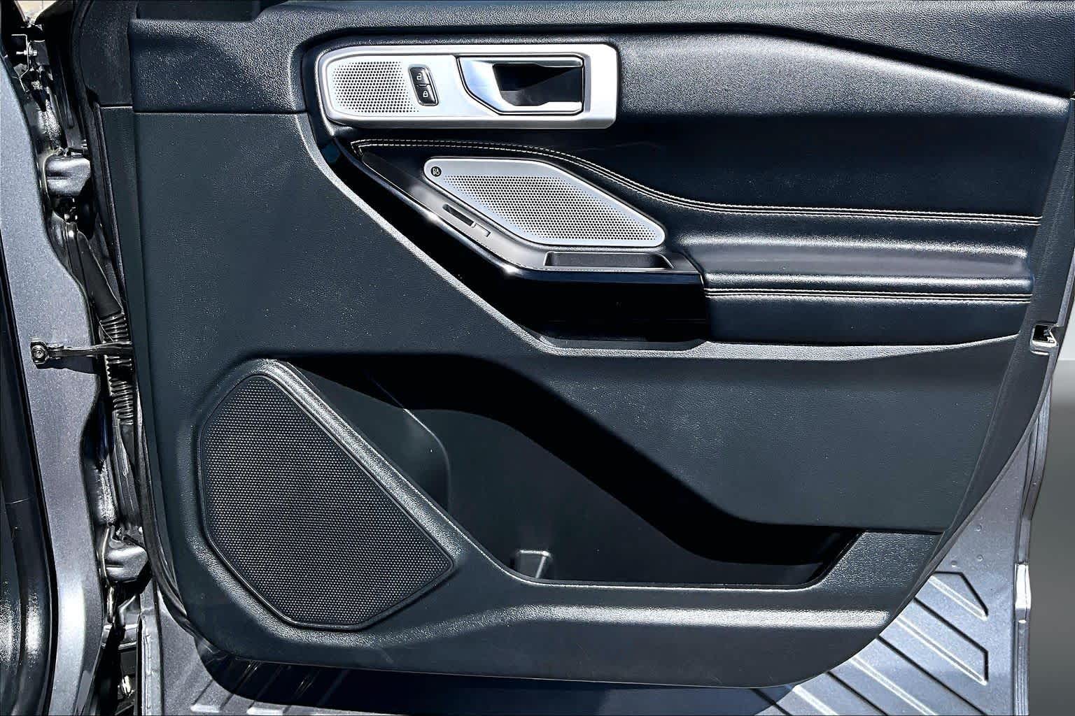 Thumbnail: 2022 Ford Explorer - 28