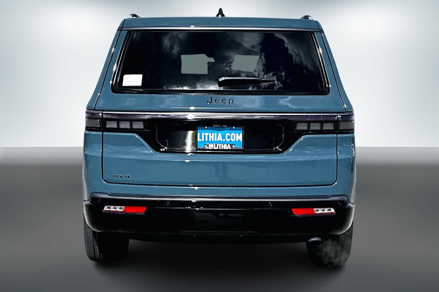 Thumbnail: 2026 Jeep Grand Wagoneer - 4