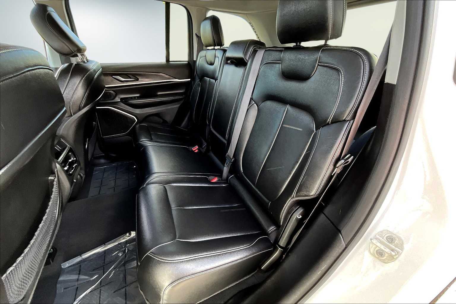 Thumbnail: 2024 Jeep Grand Cherokee - 29