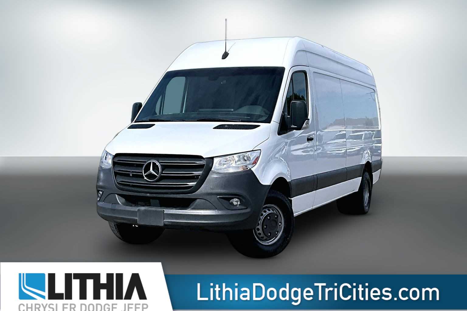 2021 Mercedes-Benz Sprinter 4500 170 WB 3.0D High Roof's photo