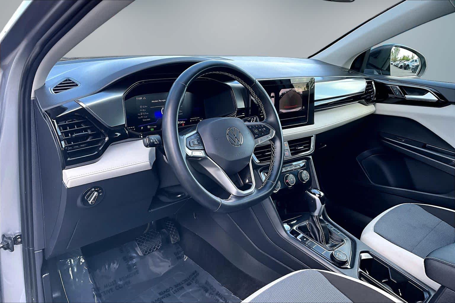 Thumbnail: 2025 Volkswagen Taos - 2