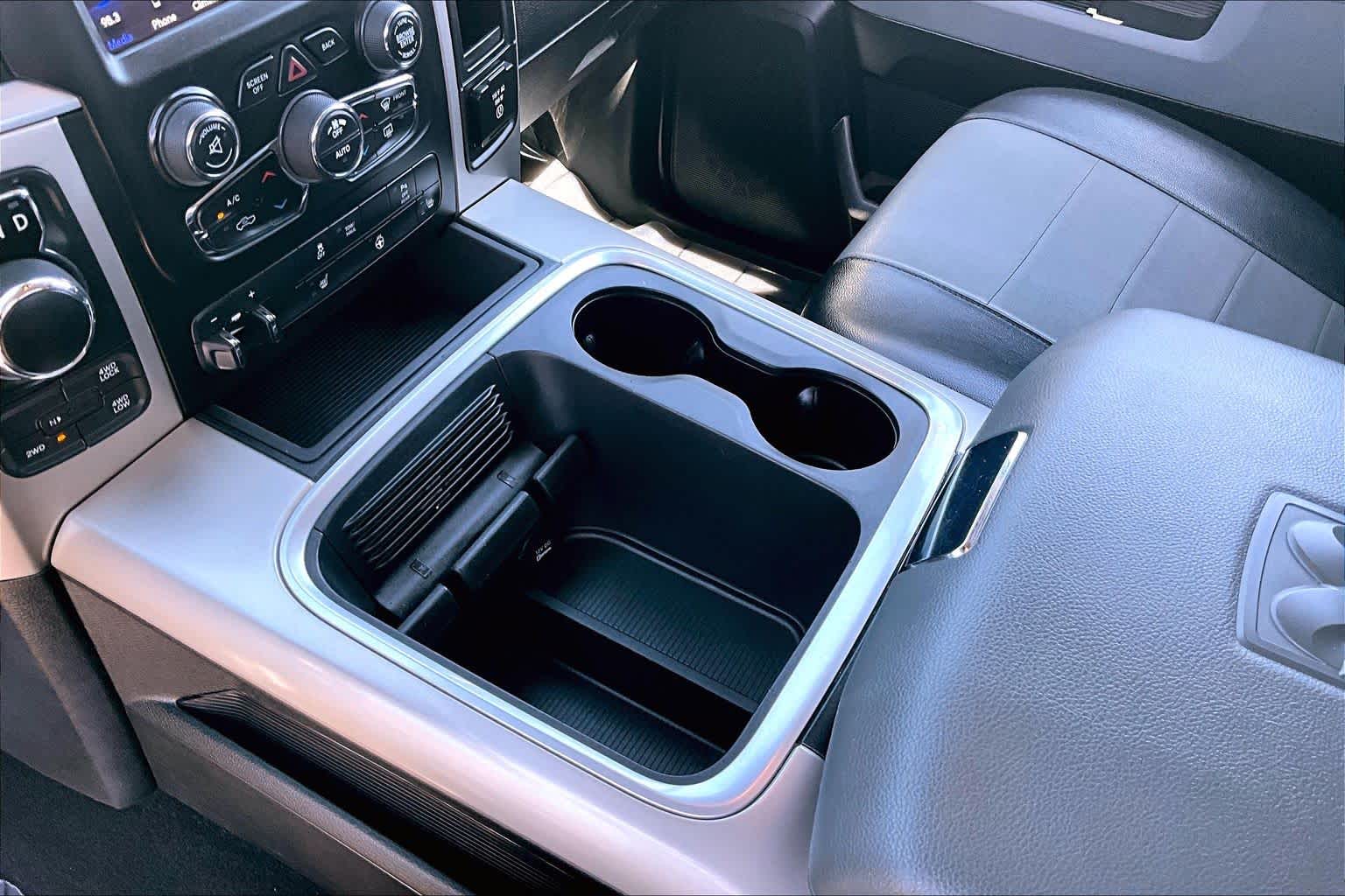 Thumbnail: 2019 RAM 1500 Classic - 16