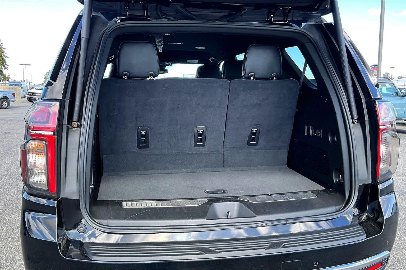 Thumbnail: 2024 Chevrolet Tahoe - 18