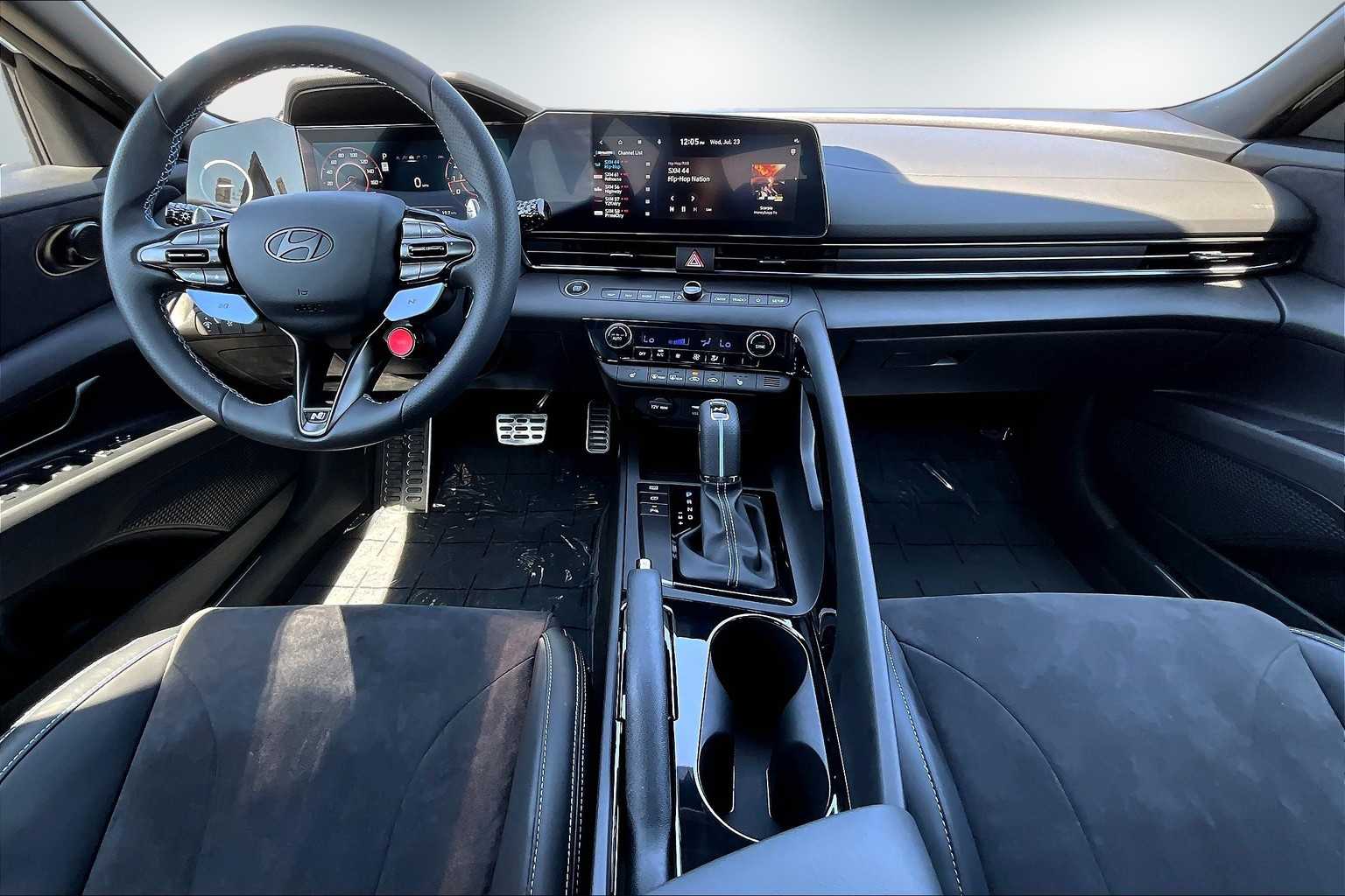 Thumbnail: 2025 Hyundai Elantra - 10