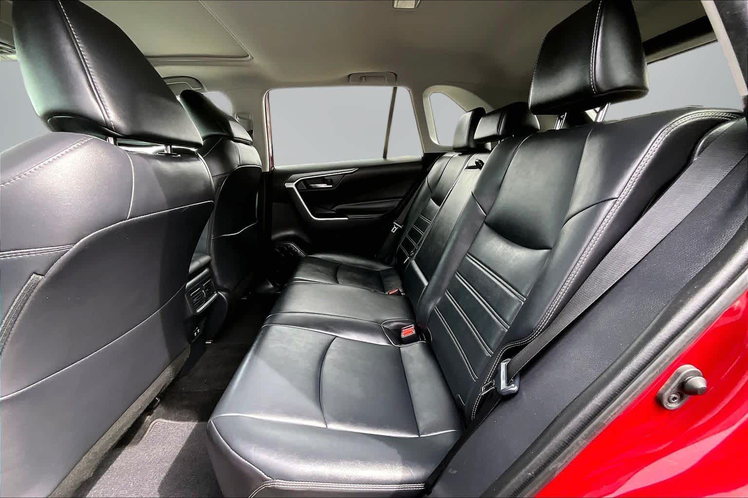 Thumbnail: 2020 Toyota RAV4 - 29