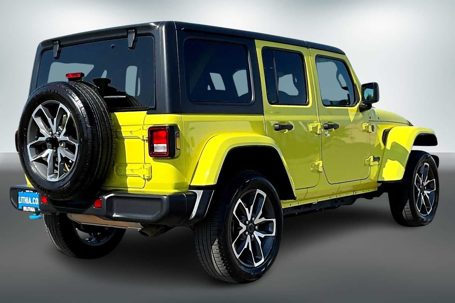 Thumbnail: 2024 Jeep Wrangler - 22