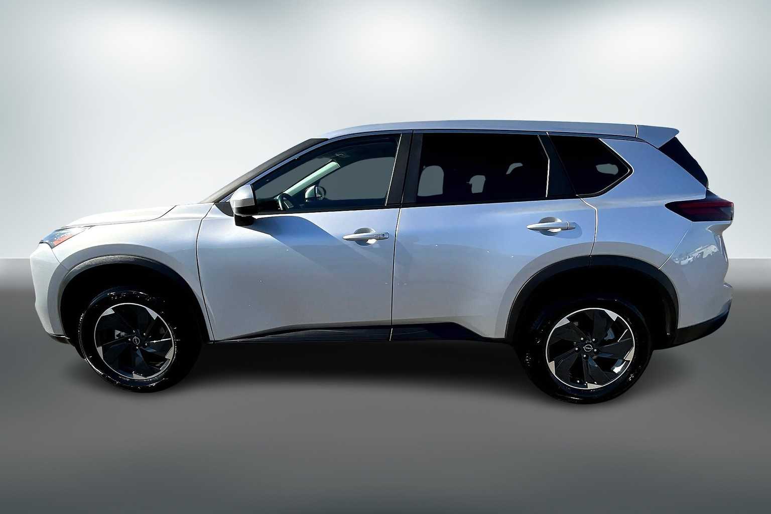 2024 Nissan Rogue SV photo 3