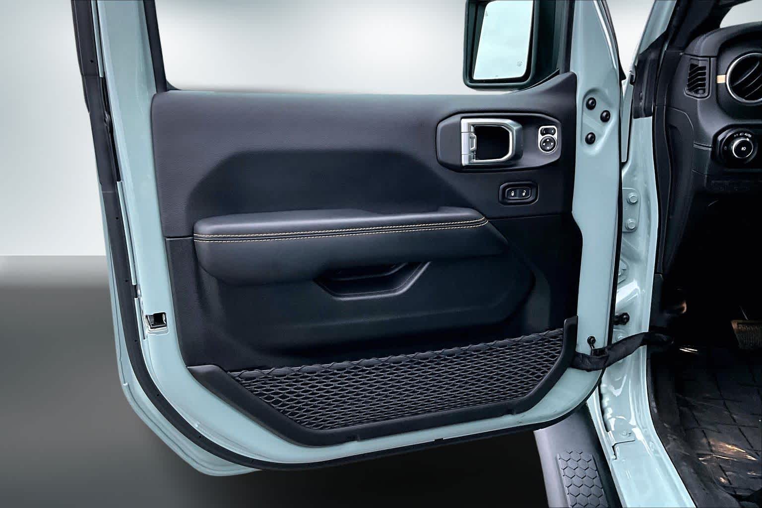 Thumbnail: 2024 Jeep Wrangler - 27