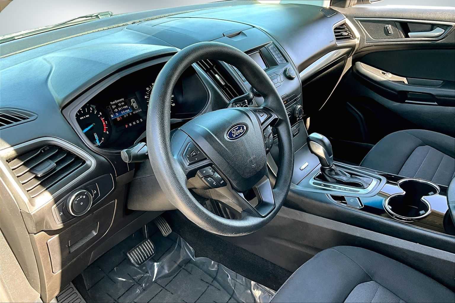 Thumbnail: 2017 Ford Edge - 2