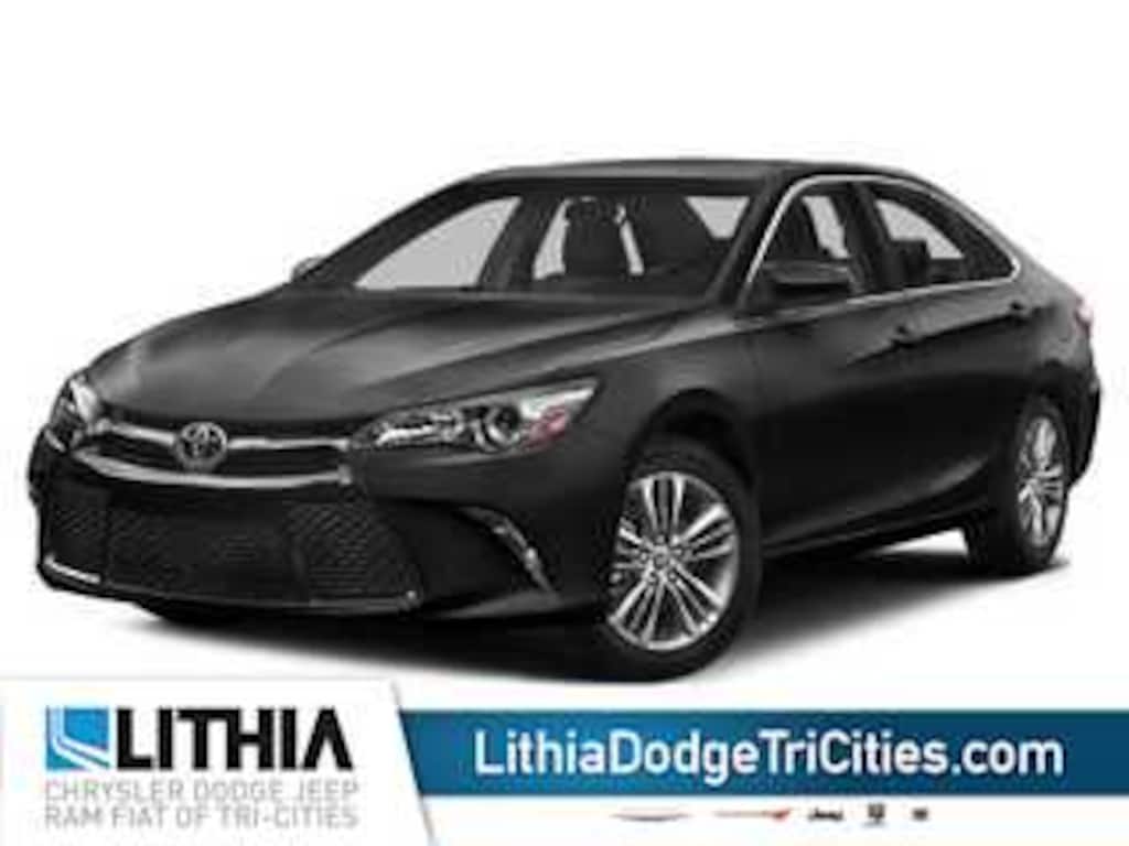Used 2016 Toyota Camry SE Sedan