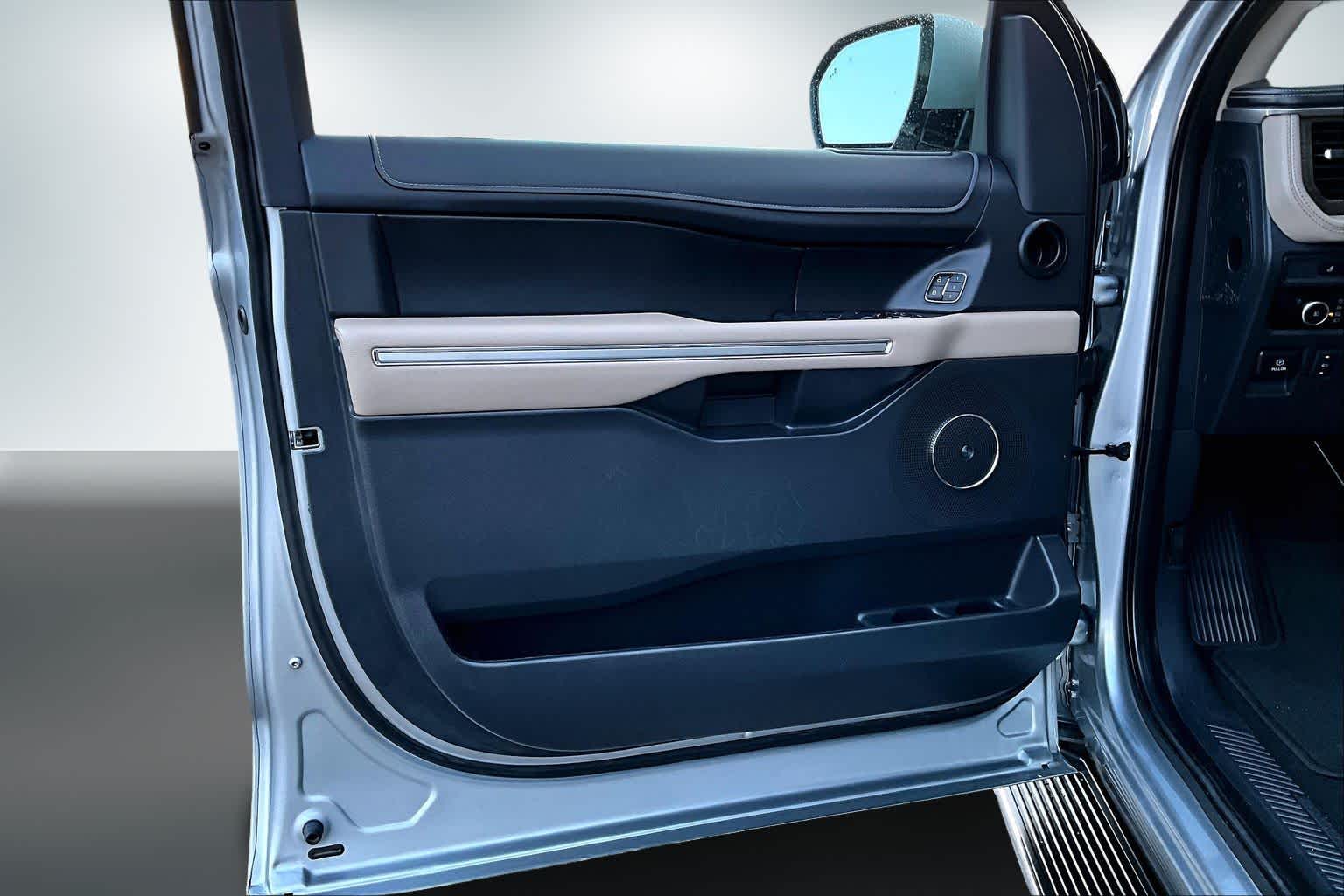 Thumbnail: 2023 Ford Expedition MAX - 27