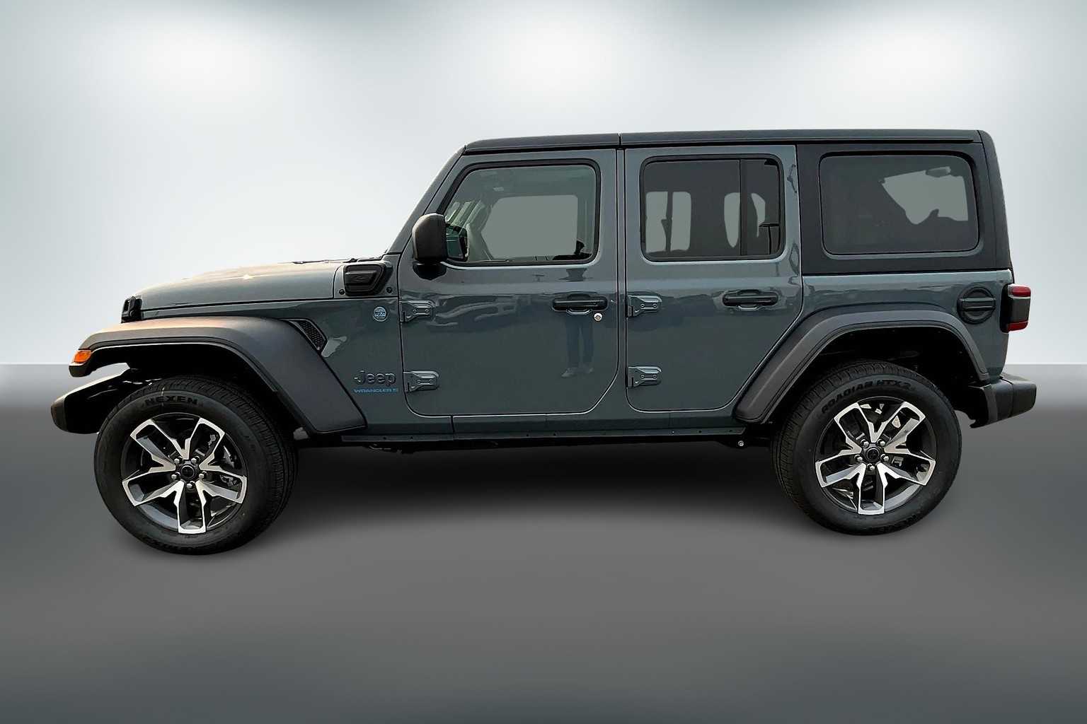 Thumbnail: 2025 Jeep Wrangler - 3