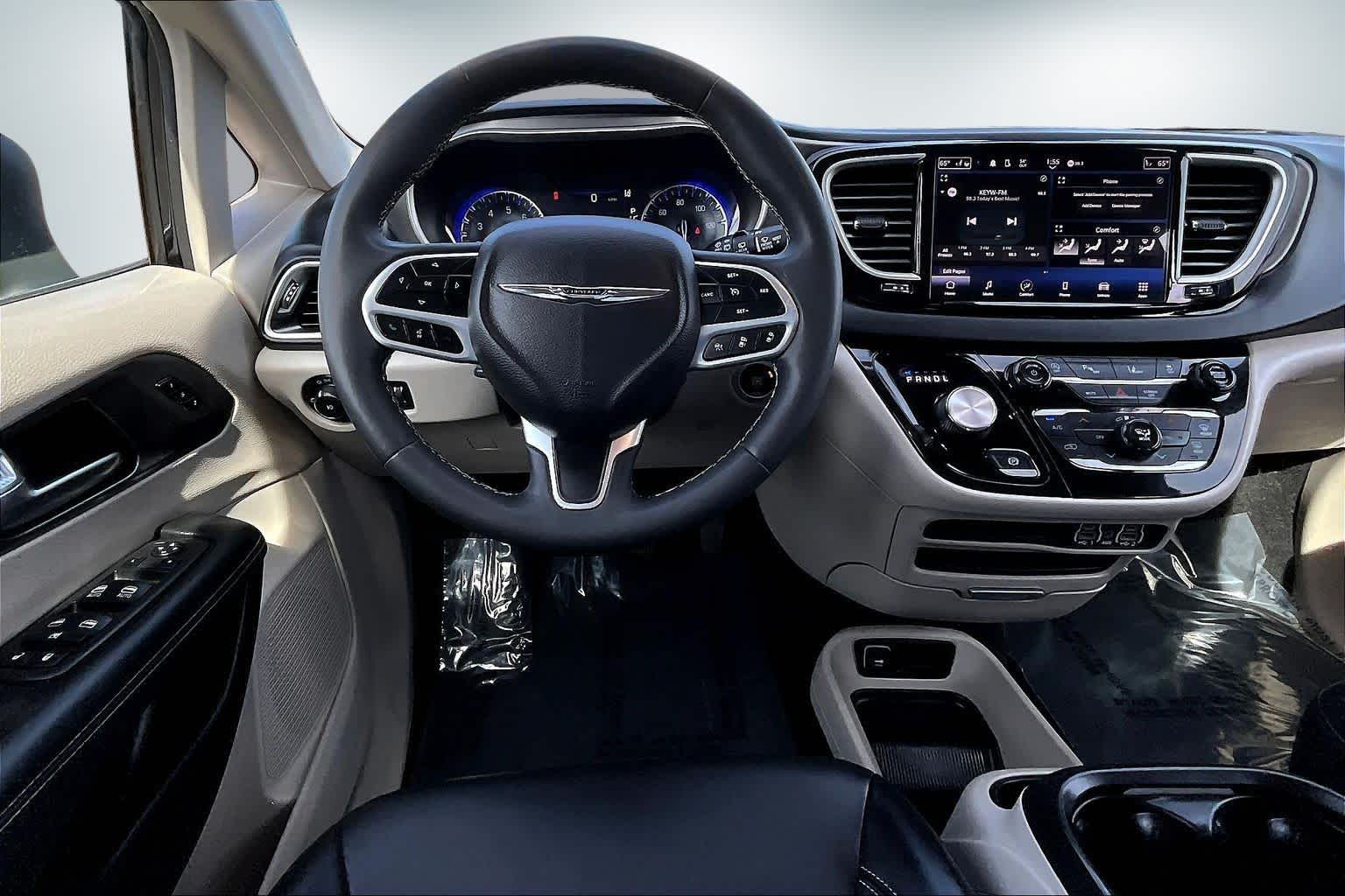 Thumbnail: 2023 Chrysler Pacifica - 13