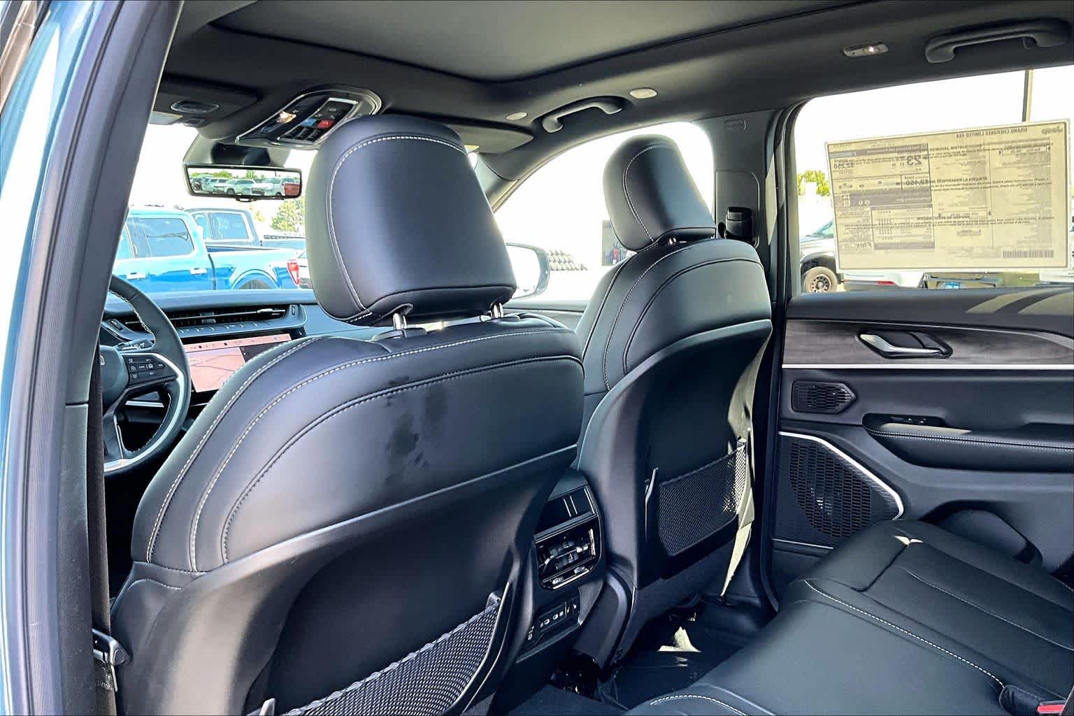 Thumbnail: 2026 Jeep Grand Cherokee - 11