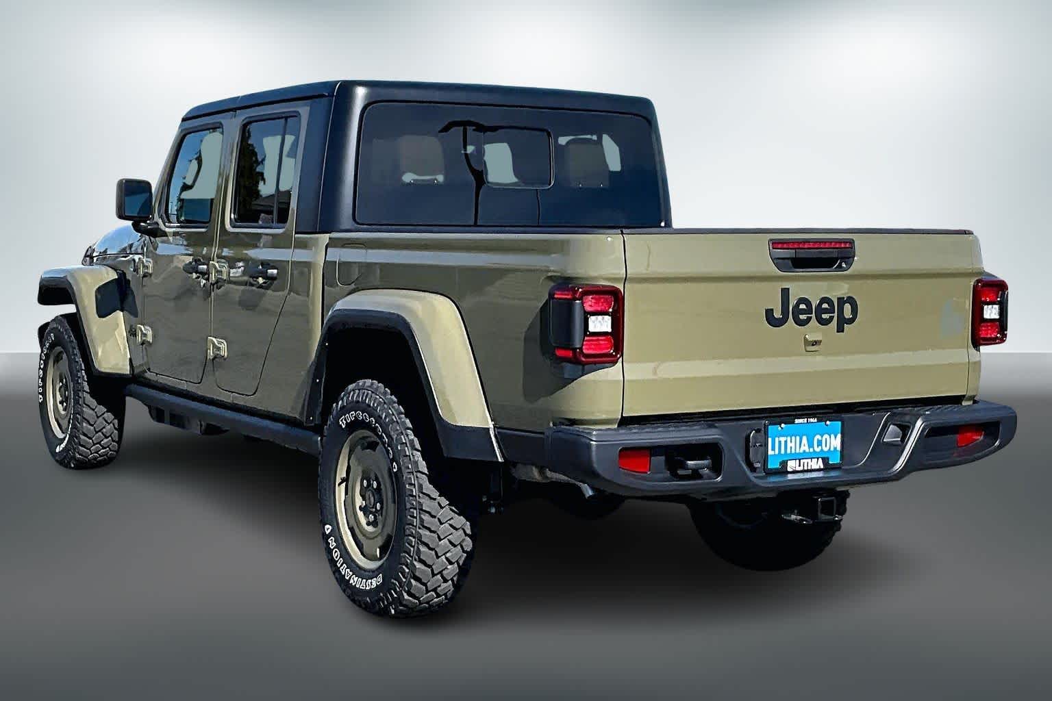 Thumbnail: 2026 Jeep Gladiator - 3