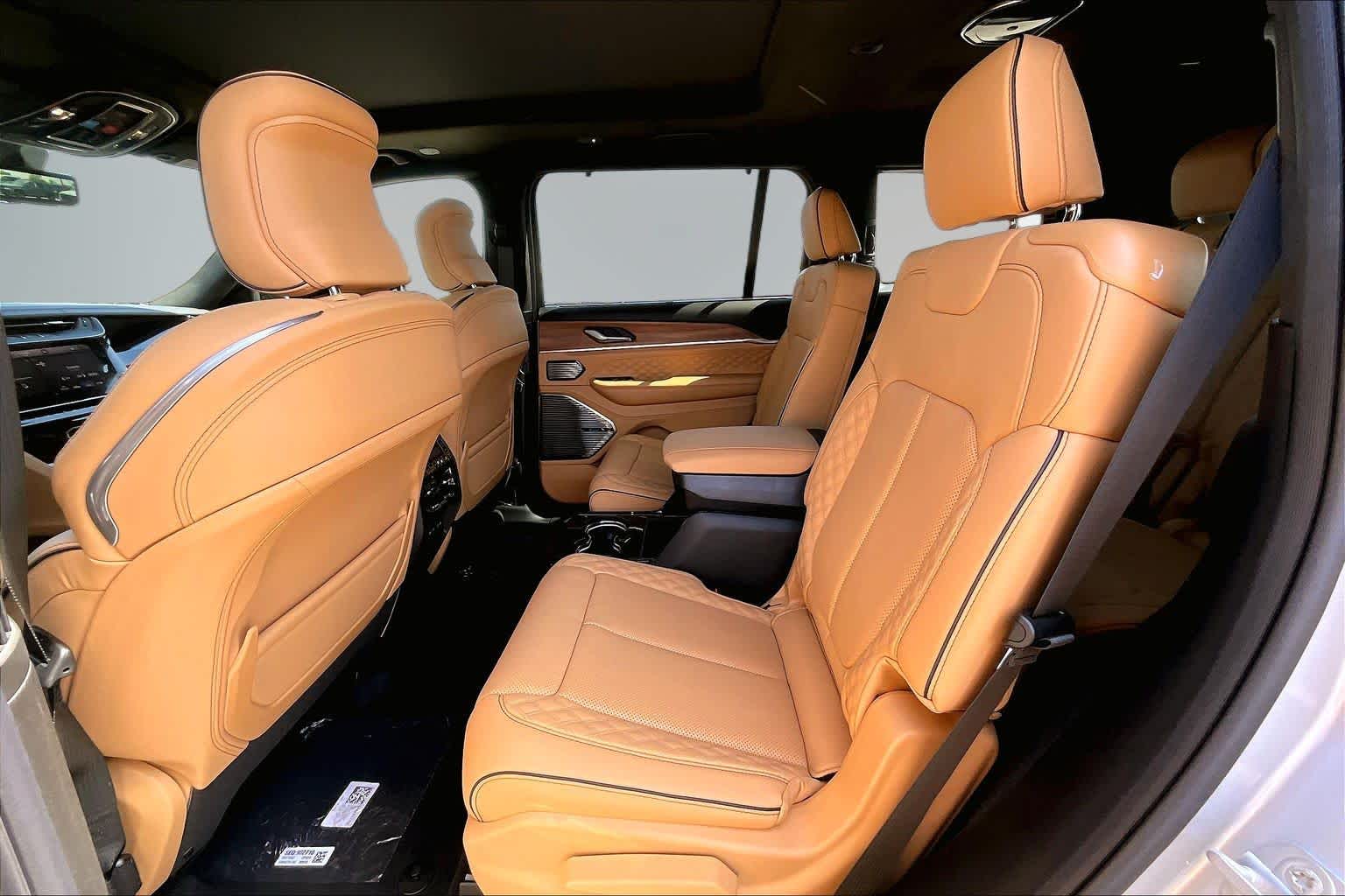 Thumbnail: 2026 Jeep Grand Cherokee - 13