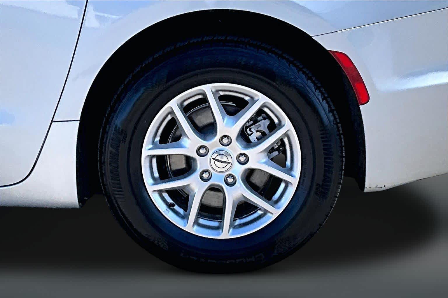 Thumbnail: 2024 Chrysler Pacifica - 34