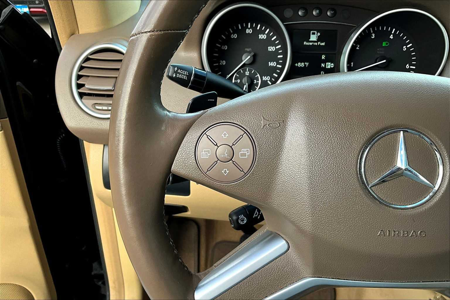 Thumbnail: 2011 Mercedes-Benz M-Class - 24