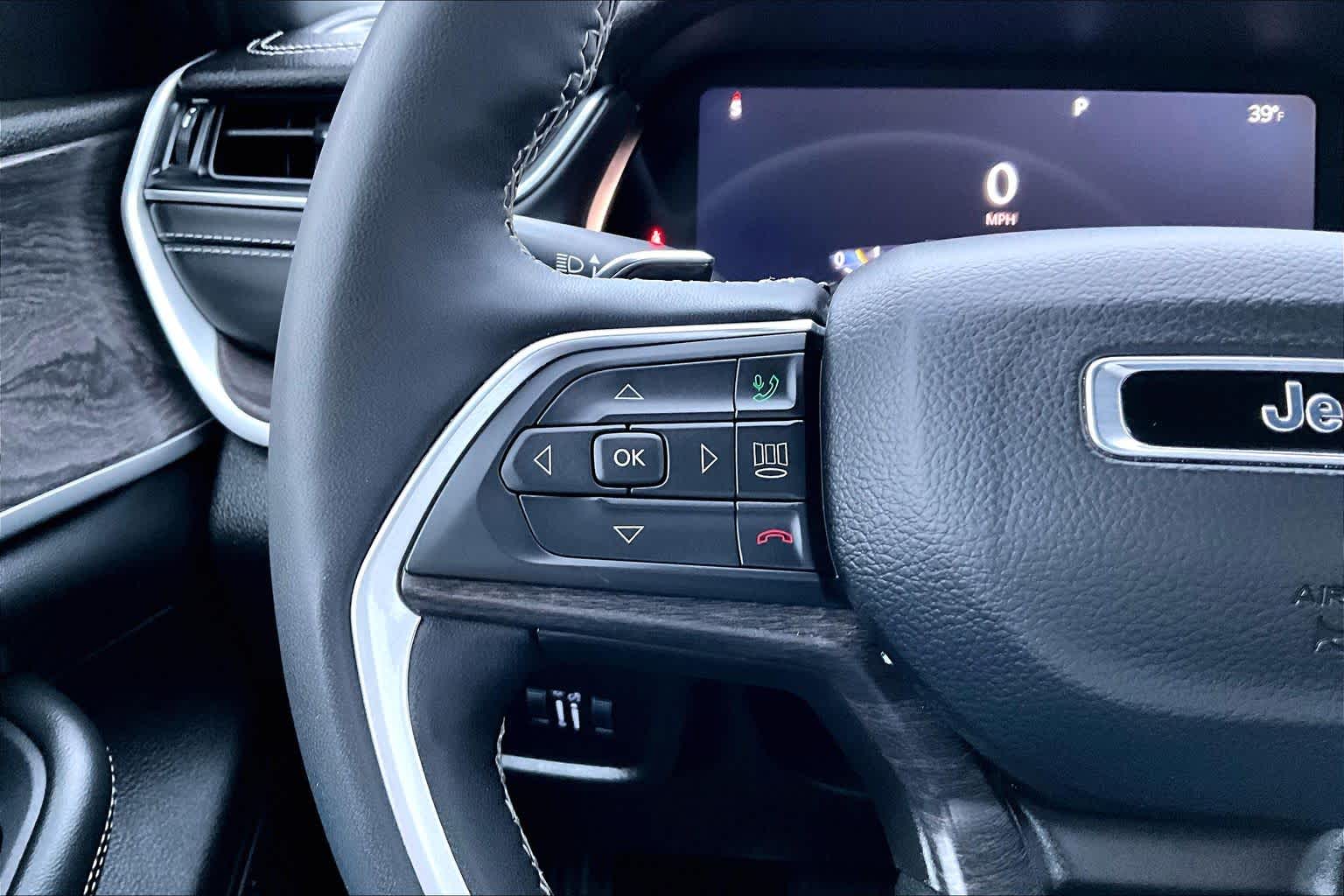 Thumbnail: 2024 Jeep Grand Cherokee L - 24