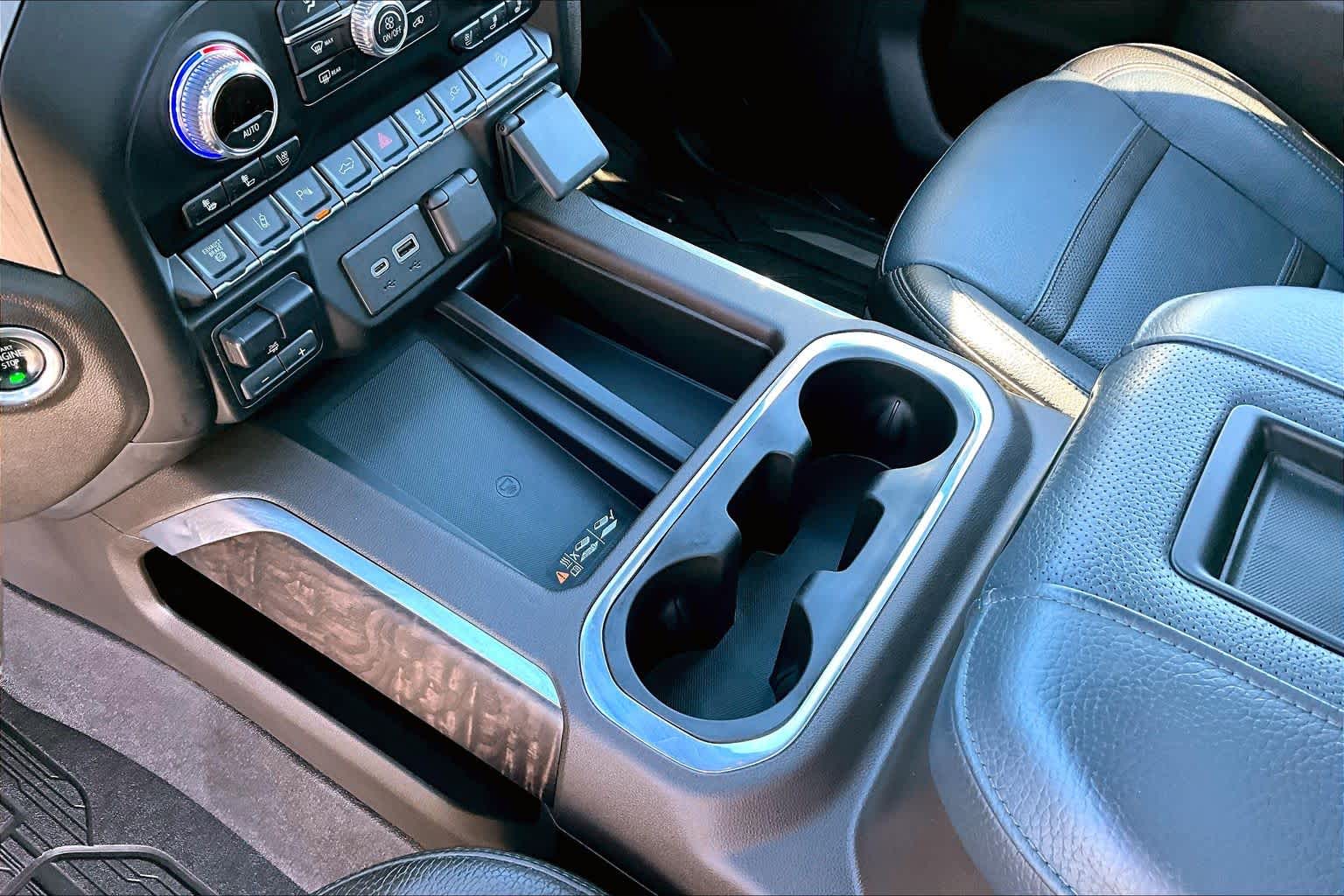 Thumbnail: 2020 GMC Sierra 3500 - 16