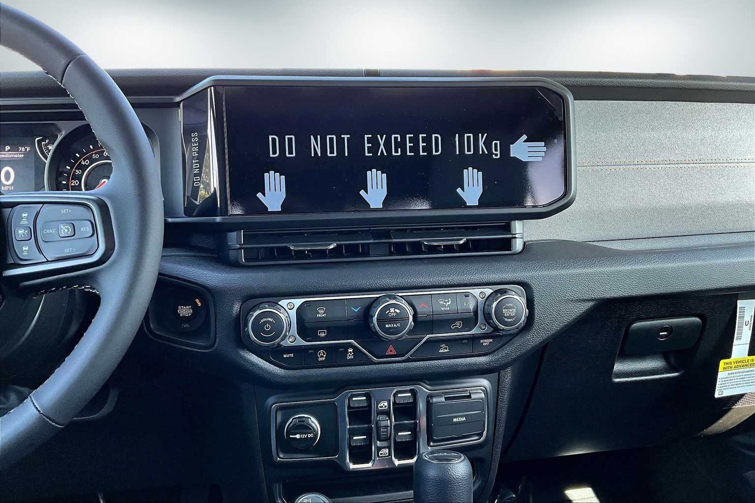 Thumbnail: 2025 Jeep Gladiator - 16