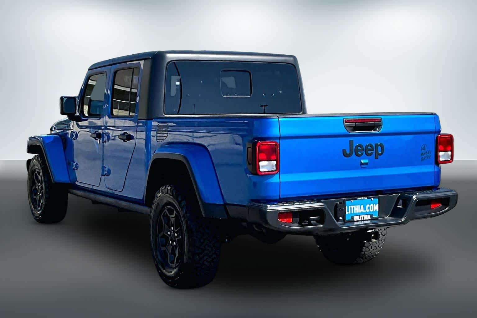 Thumbnail: 2021 Jeep Gladiator - 3
