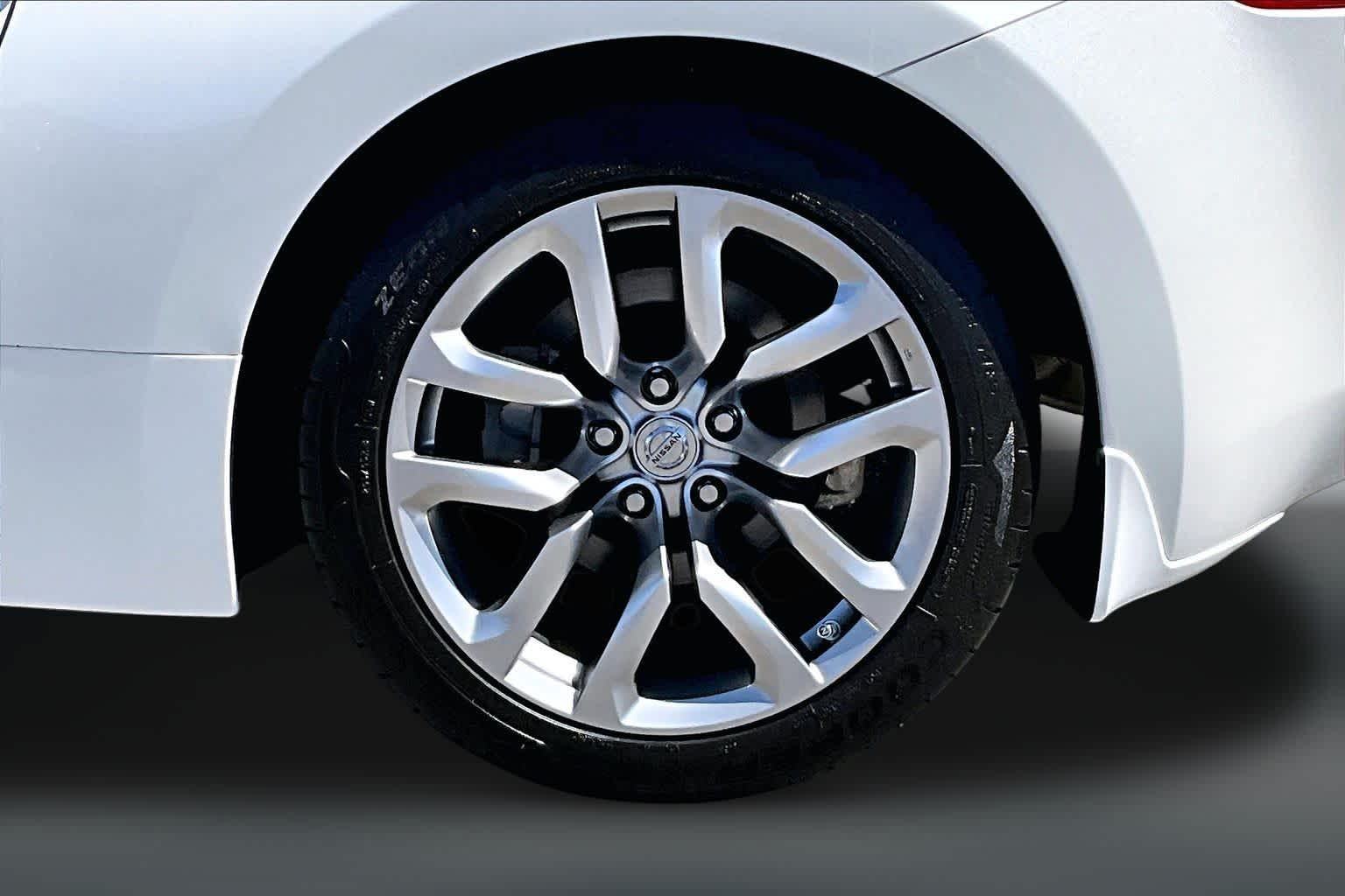 Thumbnail: 2013 Nissan Z - 28