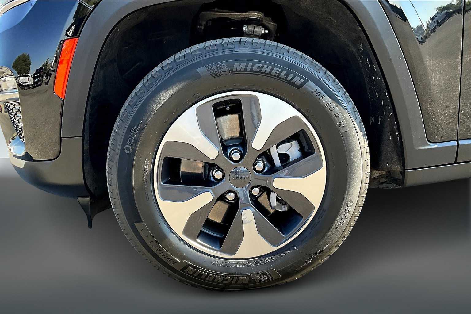 Thumbnail: 2023 Jeep Grand Cherokee - 8